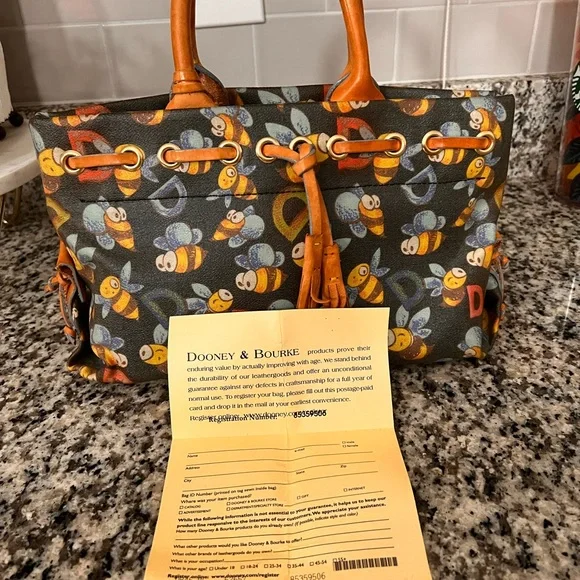 Vintage Dooney & Bourke bag mint condition - Picture 1 of 5